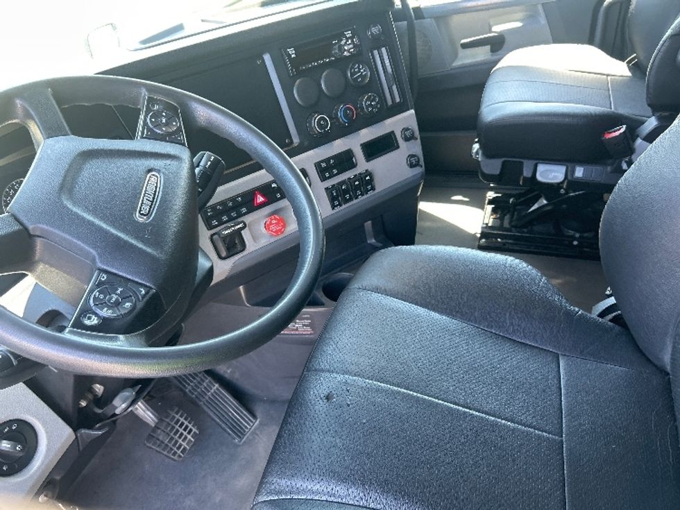 Sleeper Tractor-Heavy Duty Tractors-Freightliner-2022-T12664ST-De Pere-WI-267,960\n\t\tmiles-$ 91,750 - Image 10