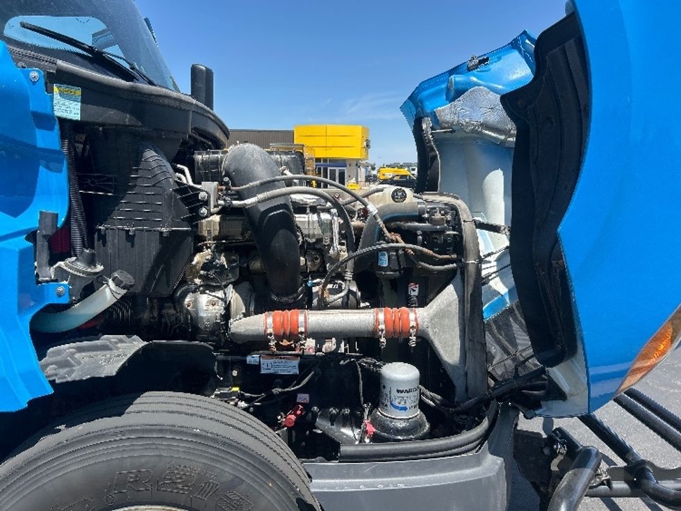 Sleeper Tractor-Heavy Duty Tractors-Freightliner-2022-T12664ST-De Pere-WI-267,960\n\t\tmiles-$ 91,750 - Image 20