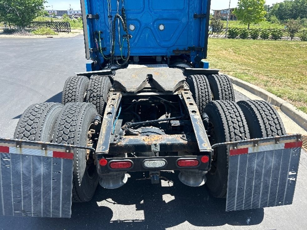 Sleeper Tractor-Heavy Duty Tractors-Freightliner-2022-T12664ST-De Pere-WI-267,960\n\t\tmiles-$ 91,750 - Image 6