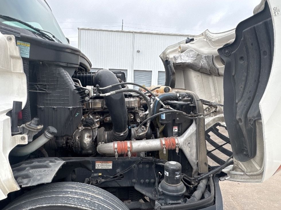 Sleeper Tractor-Heavy Duty Tractors-Freightliner-2022-T12664ST-Denton-TX-574,355\n\t\tmiles-$ 63,750 - Image 20