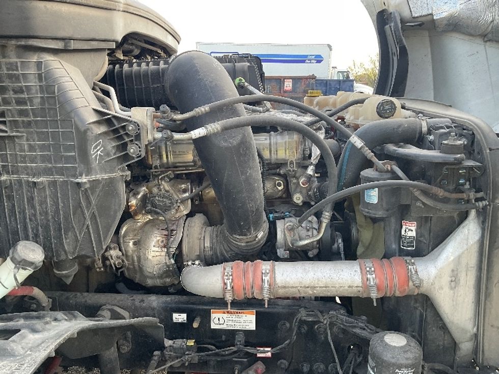 Sleeper Tractor-Heavy Duty Tractors-Freightliner-2022-T12664ST-Denver-CO-393,570\n\t\tmiles-$ 90,500 - Image 20