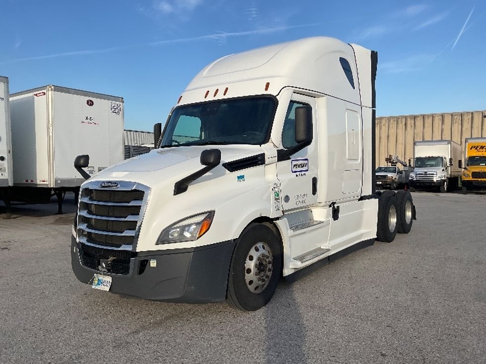 Sleeper Tractor-Heavy Duty Tractors-Freightliner-2022-T12664ST-Denver-CO-393,570\n\t\tmiles-$ 90,500 - Image 3