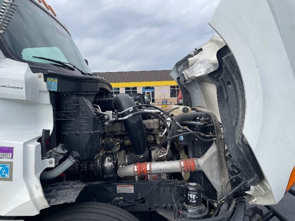 Sleeper Tractor-Heavy Duty Tractors-Freightliner-2022-T12664ST-Denver-CO-460,751\n\t\tmiles-$ 80,250 - Image 20