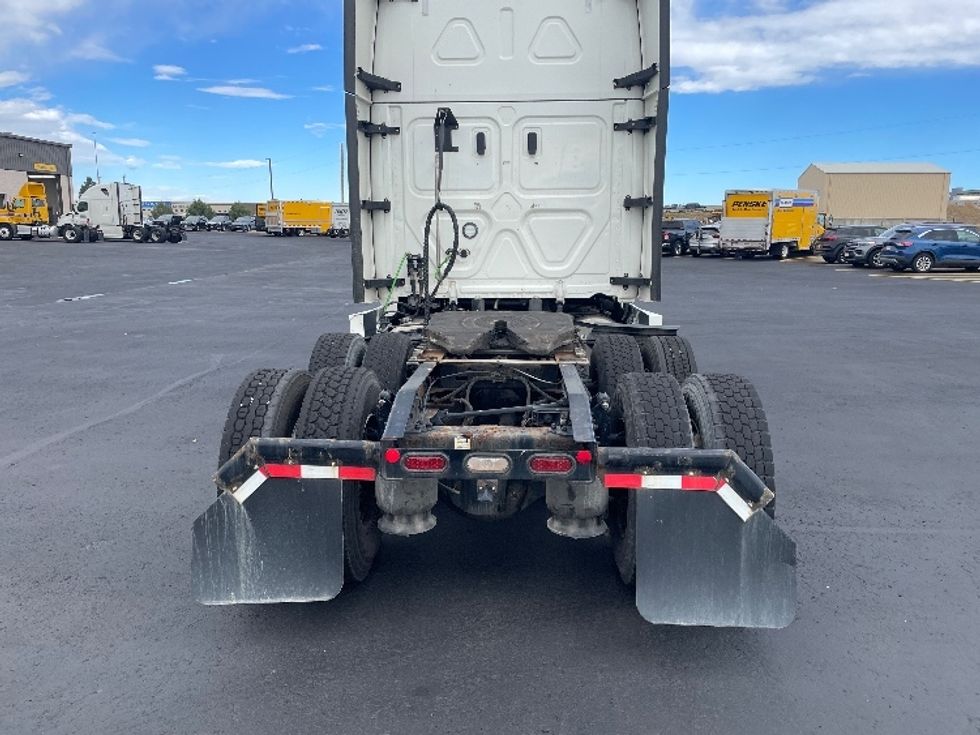 Sleeper Tractor-Heavy Duty Tractors-Freightliner-2022-T12664ST-Denver-CO-460,751\n\t\tmiles-$ 80,250 - Image 6