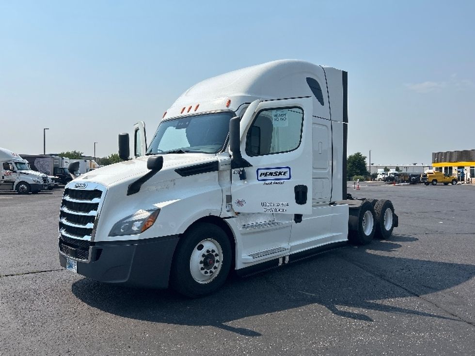 Sleeper Tractor-Heavy Duty Tractors-Freightliner-2022-T12664ST-Denver-CO-481,143\n\t\tmiles-$ 79,000 - Image 3