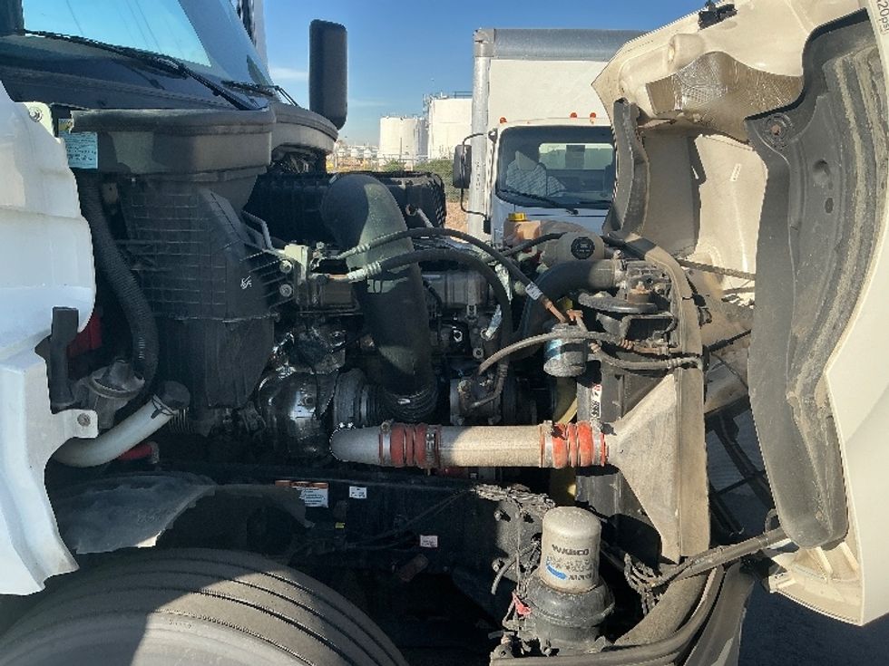 Sleeper Tractor-Heavy Duty Tractors-Freightliner-2022-T12664ST-Denver-CO-593,163\n\t\tmiles-$ 65,500 - Image 19