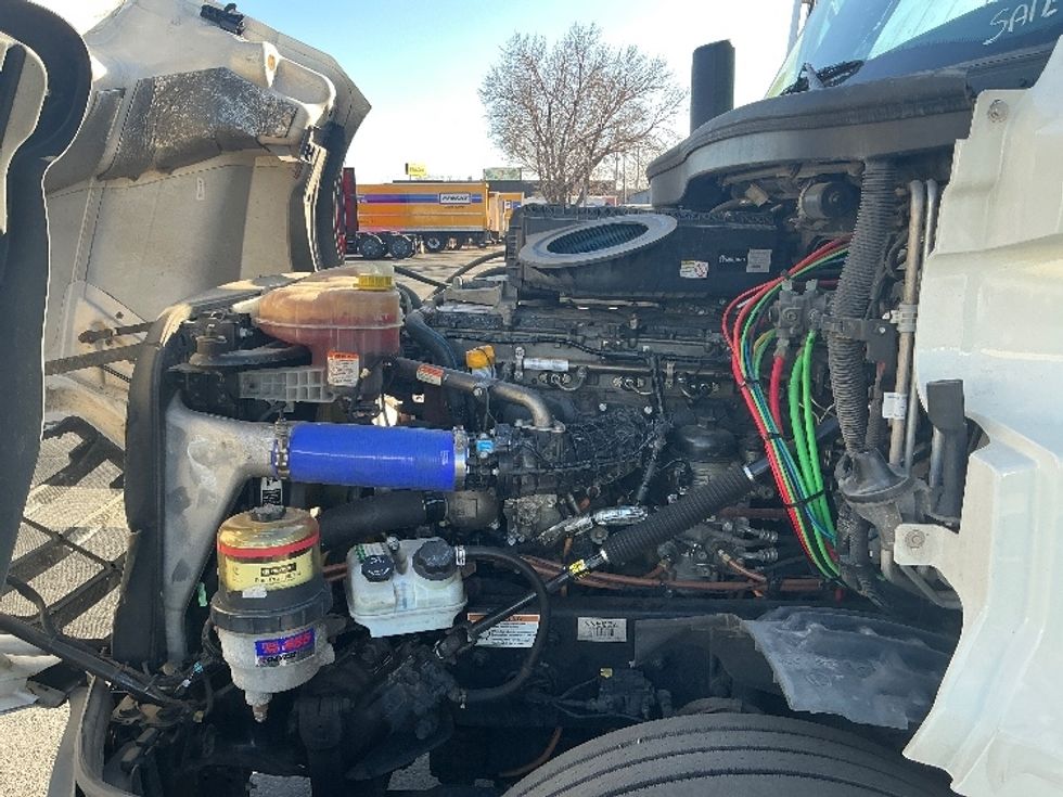 Sleeper Tractor-Heavy Duty Tractors-Freightliner-2022-T12664ST-Denver-CO-593,163\n\t\tmiles-$ 65,500 - Image 20