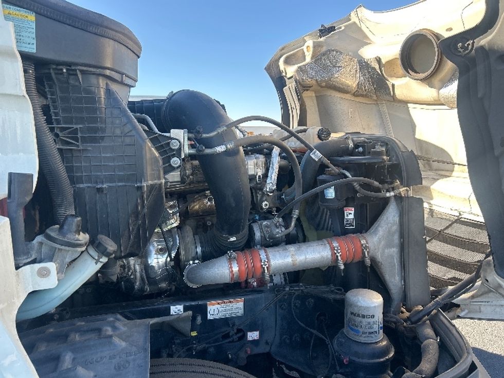 Sleeper Tractor-Heavy Duty Tractors-Freightliner-2022-T12664ST-Denver-CO-635,712\n\t\tmiles-$ 61,500 - Image 20