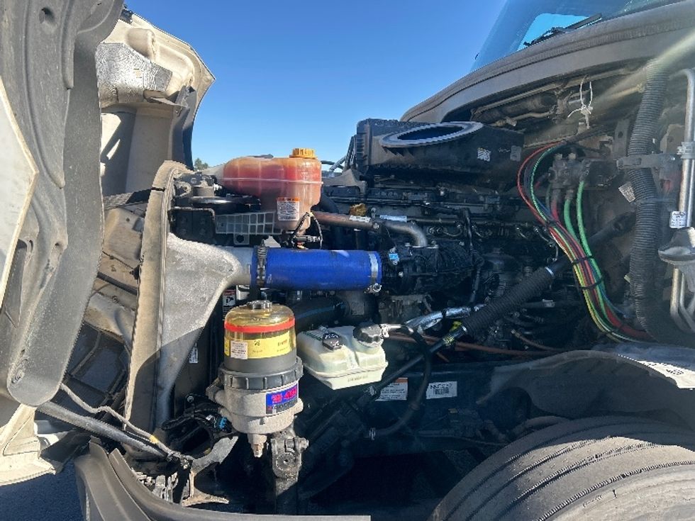 Sleeper Tractor-Heavy Duty Tractors-Freightliner-2022-T12664ST-Denver-CO-635,712\n\t\tmiles-$ 61,500 - Image 21