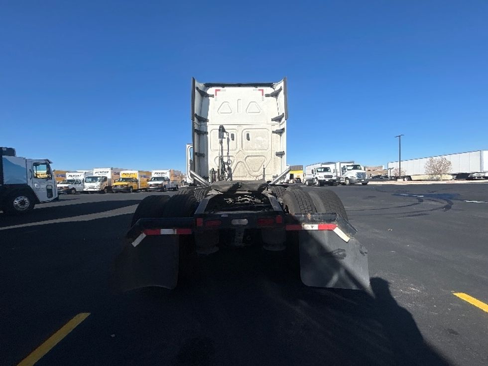 Sleeper Tractor-Heavy Duty Tractors-Freightliner-2022-T12664ST-Denver-CO-635,712\n\t\tmiles-$ 61,500 - Image 23