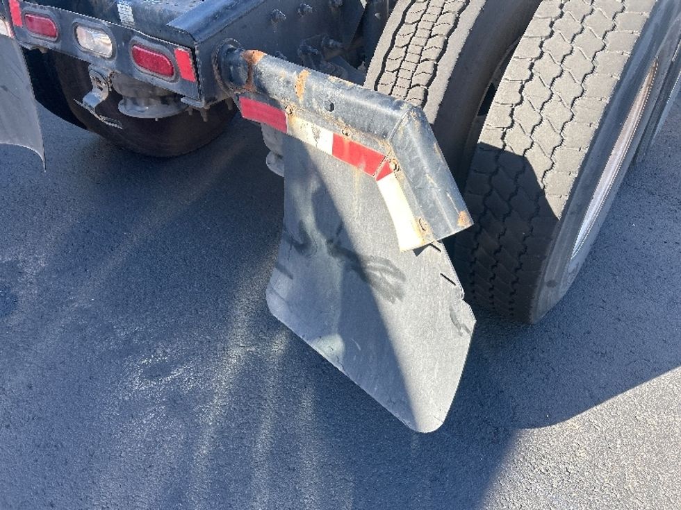 Sleeper Tractor-Heavy Duty Tractors-Freightliner-2022-T12664ST-Denver-CO-635,712\n\t\tmiles-$ 61,500 - Image 24