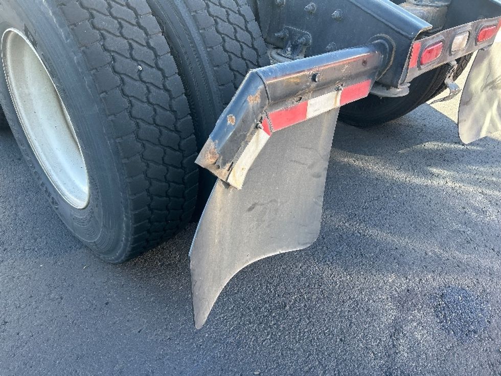 Sleeper Tractor-Heavy Duty Tractors-Freightliner-2022-T12664ST-Denver-CO-635,712\n\t\tmiles-$ 61,500 - Image 25