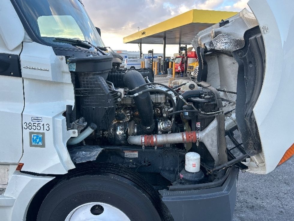 Sleeper Tractor-Heavy Duty Tractors-Freightliner-2022-T12664ST-Denver-CO-745,366\n\t\tmiles-$ 46,500 - Image 20