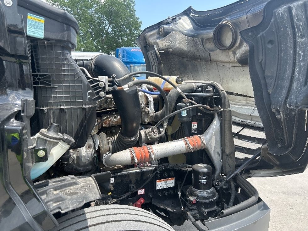 Sleeper Tractor-Heavy Duty Tractors-Freightliner-2022-T12664ST-Des Moines-IA-541,553\n\t\tmiles-$ 72,750 - Image 20