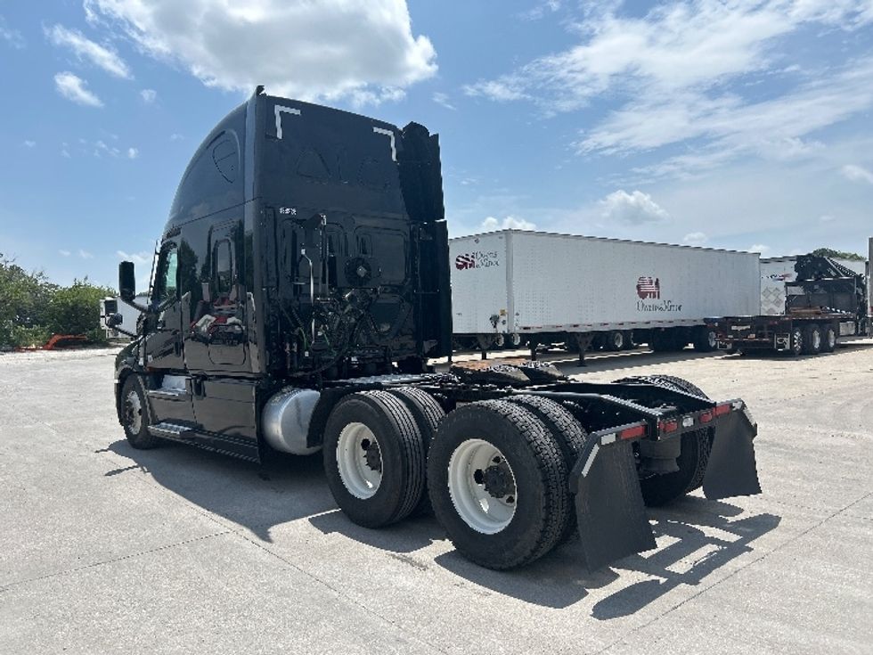Sleeper Tractor-Heavy Duty Tractors-Freightliner-2022-T12664ST-Des Moines-IA-541,553\n\t\tmiles-$ 72,750 - Image 5