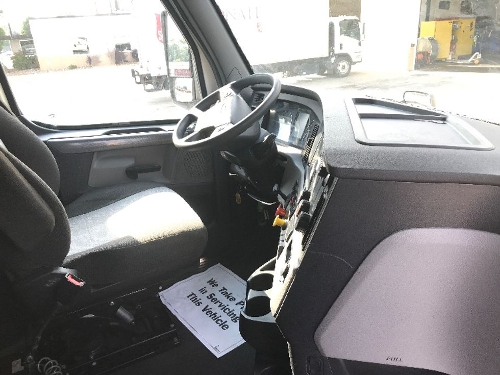 Sleeper Tractor-Heavy Duty Tractors-Freightliner-2022-T12664ST-Des Moines-IA-625,059\n\t\tmiles-$ 59,000 - Image 15