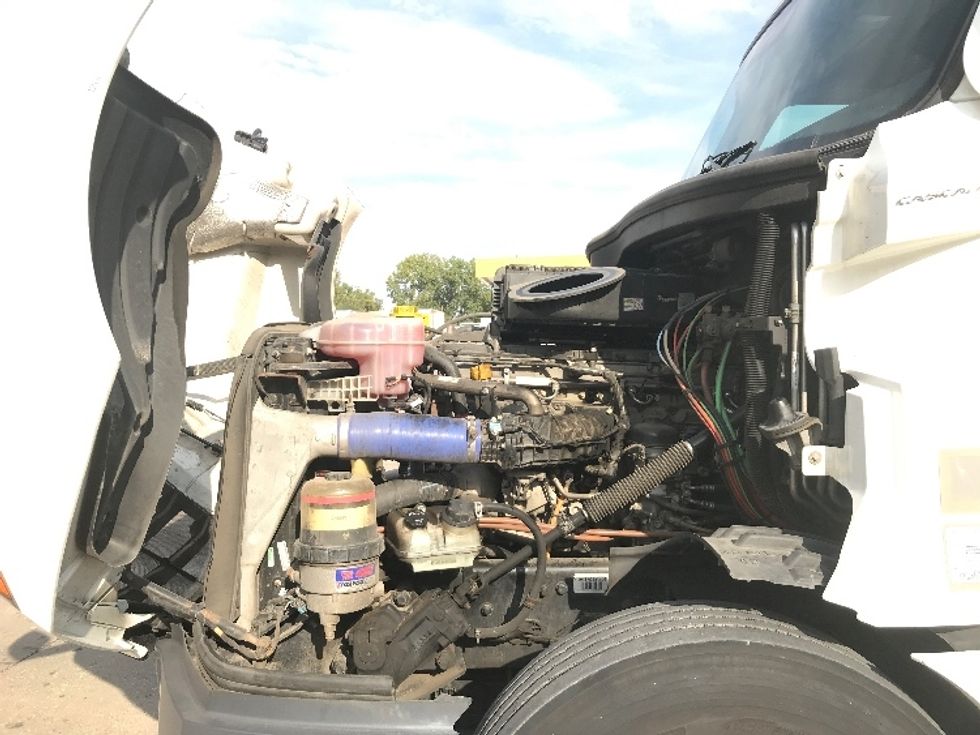 Sleeper Tractor-Heavy Duty Tractors-Freightliner-2022-T12664ST-Des Moines-IA-625,059\n\t\tmiles-$ 59,000 - Image 21