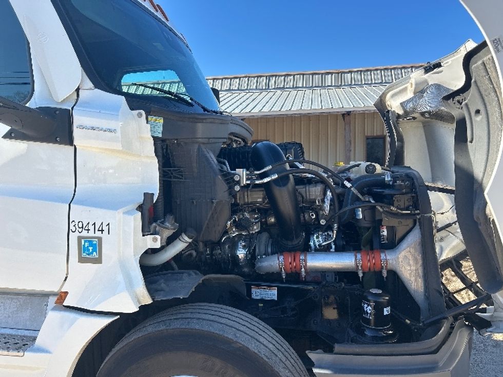 Sleeper Tractor-Heavy Duty Tractors-Freightliner-2022-T12664ST-Dothan-AL-565,772\n\t\tmiles-$ 59,750 - Image 20