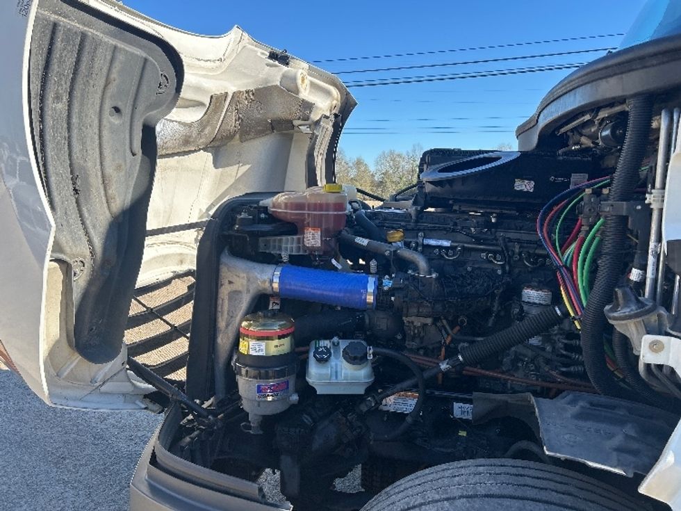 Sleeper Tractor-Heavy Duty Tractors-Freightliner-2022-T12664ST-Dothan-AL-565,772\n\t\tmiles-$ 59,750 - Image 21