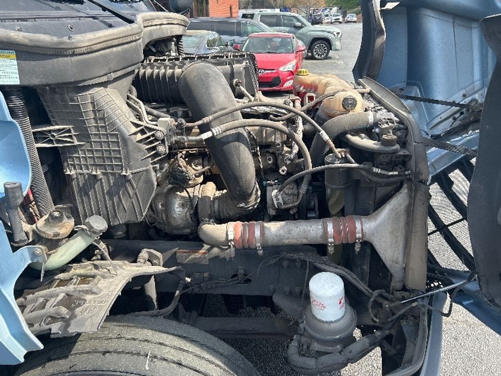 Sleeper Tractor-Heavy Duty Tractors-Freightliner-2022-T12664ST-Duluth-GA-457,927\n\t\tmiles-$ 65,500 - Image 20