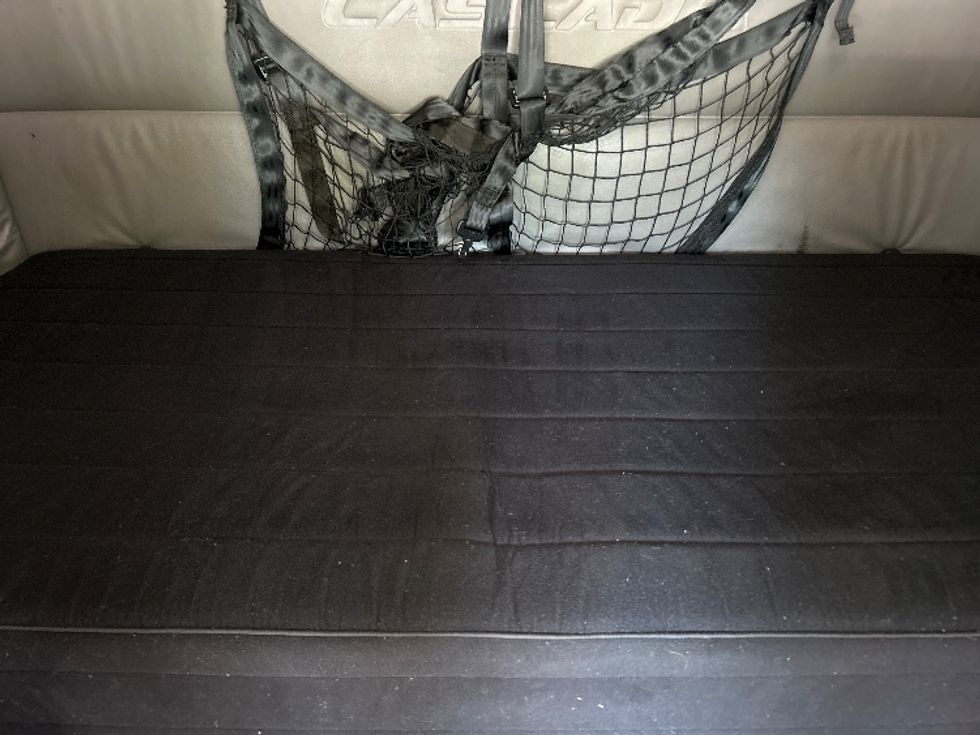 Sleeper Tractor-Heavy Duty Tractors-Freightliner-2022-T12664ST-Duluth-GA-537,619\n\t\tmiles-$ 69,750 - Image 17