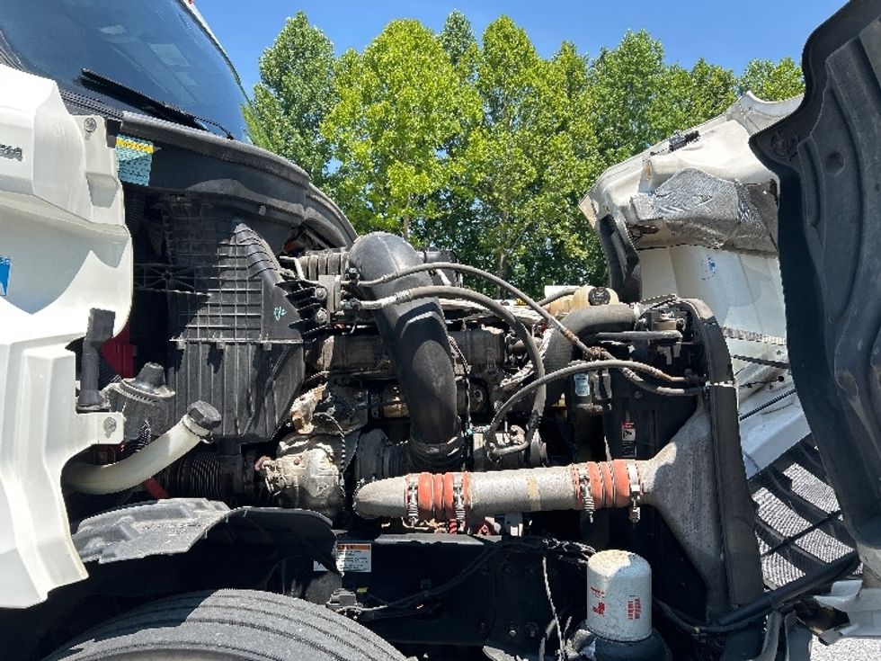 Sleeper Tractor-Heavy Duty Tractors-Freightliner-2022-T12664ST-Duluth-GA-537,619\n\t\tmiles-$ 69,750 - Image 20