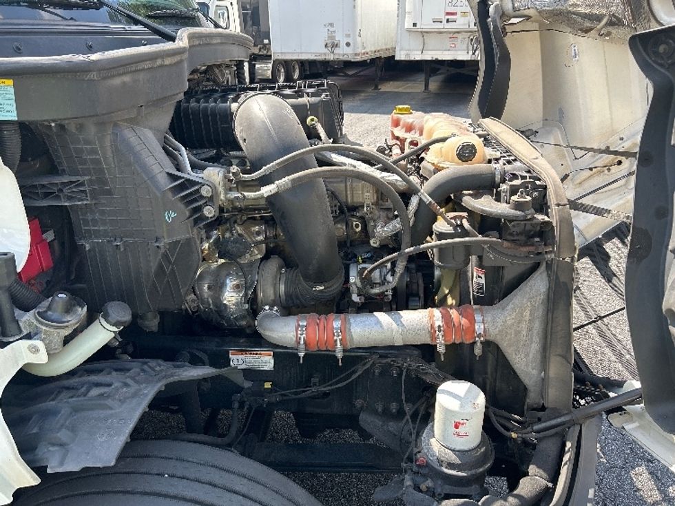 Sleeper Tractor-Heavy Duty Tractors-Freightliner-2022-T12664ST-Duluth-GA-599,195\n\t\tmiles-$ 64,250 - Image 20