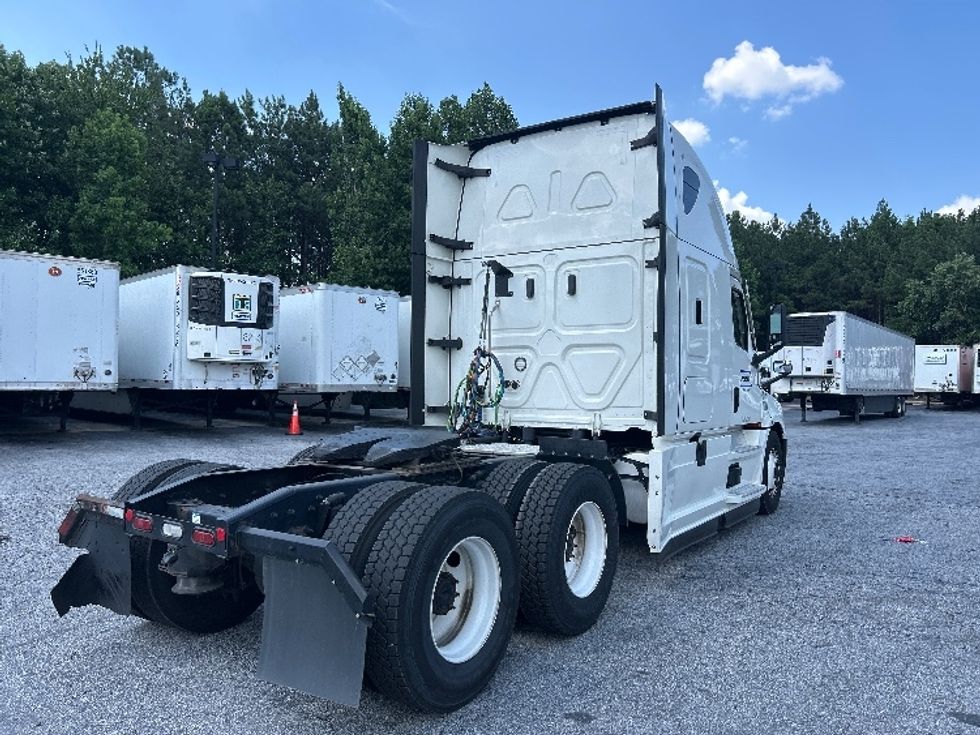 Sleeper Tractor-Heavy Duty Tractors-Freightliner-2022-T12664ST-Duluth-GA-599,195\n\t\tmiles-$ 64,250 - Image 7