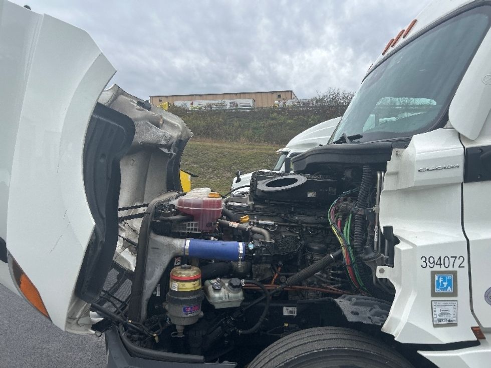 Sleeper Tractor-Heavy Duty Tractors-Freightliner-2022-T12664ST-Duncansville-PA-567,506\n\t\tmiles-$ 61,250 - Image 21
