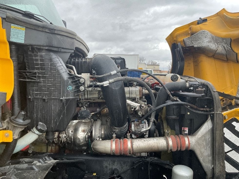 Sleeper Tractor-Heavy Duty Tractors-Freightliner-2022-T12664ST-Earth City-MO-509,654\n\t\tmiles-$ 64,000 - Image 20