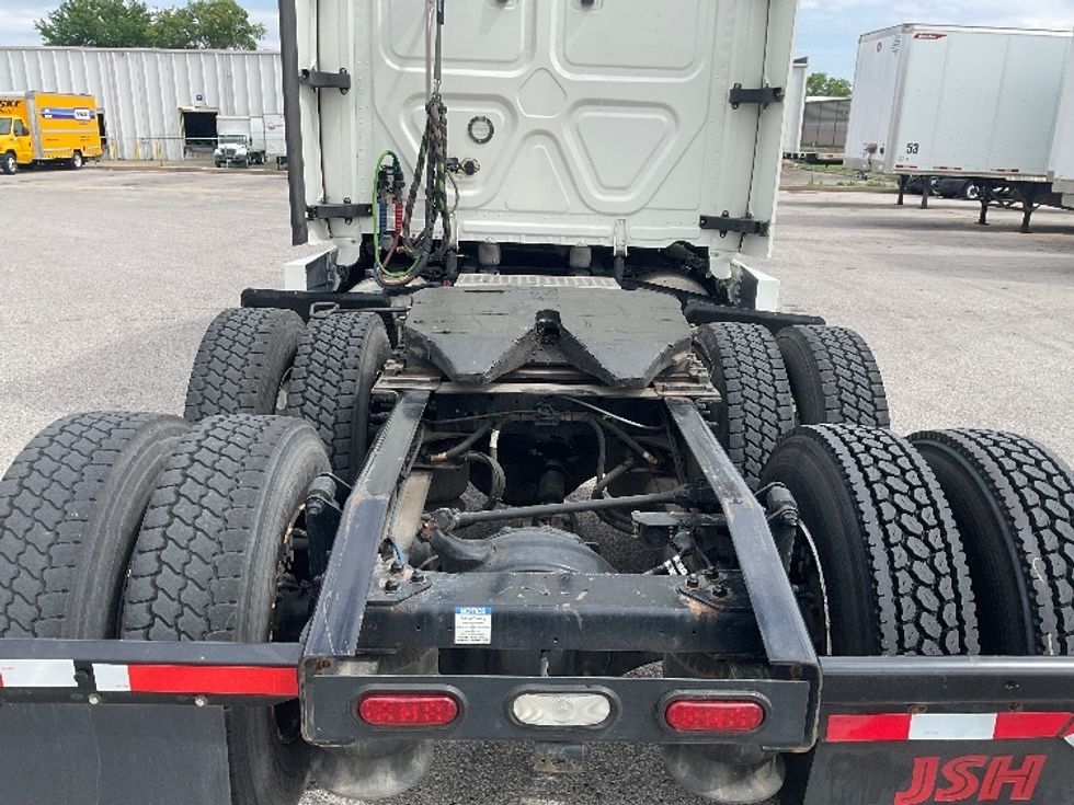 Sleeper Tractor-Heavy Duty Tractors-Freightliner-2022-T12664ST-Earth City-MO-577,410\n\t\tmiles-$ 61,500 - Image 6