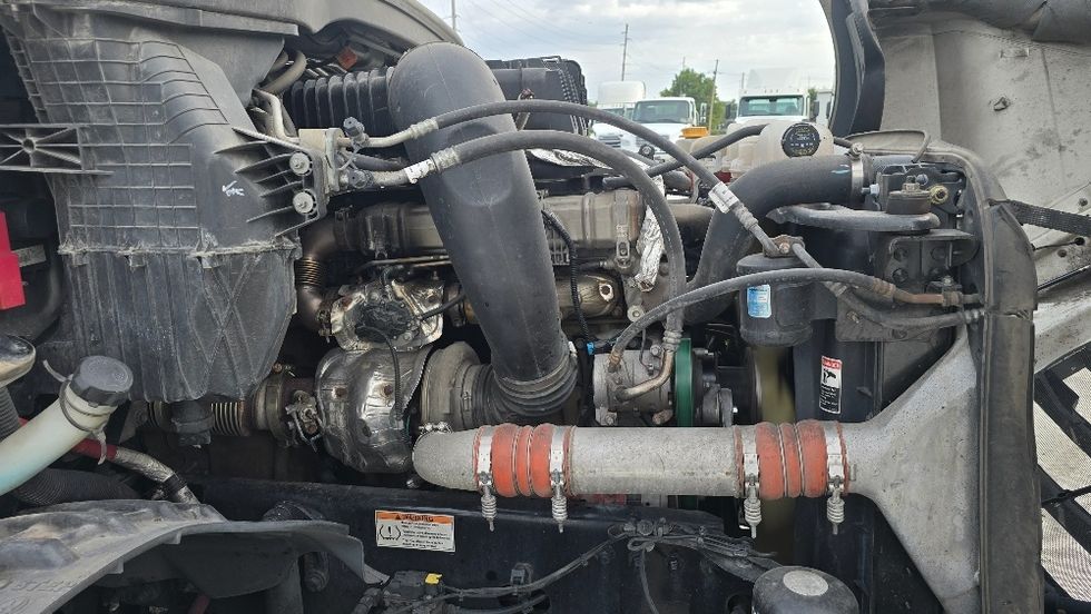 Sleeper Tractor-Heavy Duty Tractors-Freightliner-2022-T12664ST-Earth City-MO-578,227\n\t\tmiles-$ 63,750 - Image 20