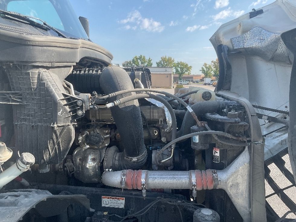 Sleeper Tractor-Heavy Duty Tractors-Freightliner-2022-T12664ST-Earth City-MO-619,969\n\t\tmiles-$ 61,500 - Image 20