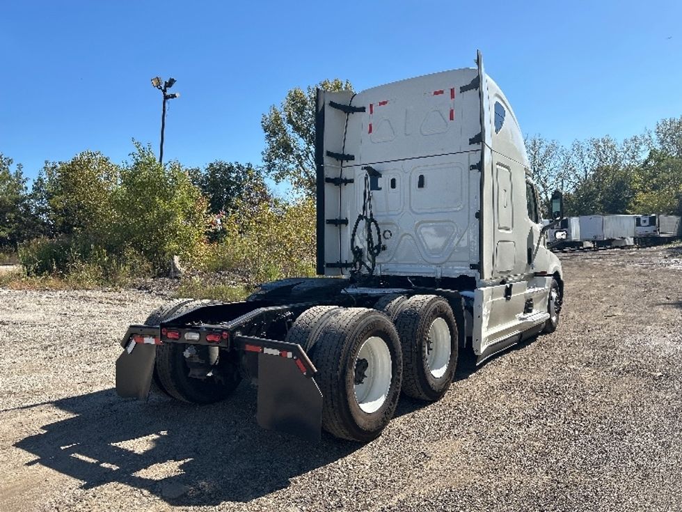 Sleeper Tractor-Heavy Duty Tractors-Freightliner-2022-T12664ST-East Chicago-IN-243,168\n\t\tmiles-$ 91,000 - Image 7