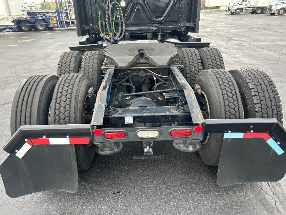 Sleeper Tractor-Heavy Duty Tractors-Freightliner-2022-T12664ST-East Chicago-IN-255,405\n\t\tmiles-$ 87,250 - Image 6