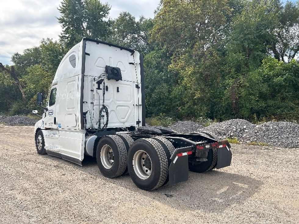 Sleeper Tractor-Heavy Duty Tractors-Freightliner-2022-T12664ST-East Chicago-IN-266,732\n\t\tmiles-$ 91,500 - Image 5