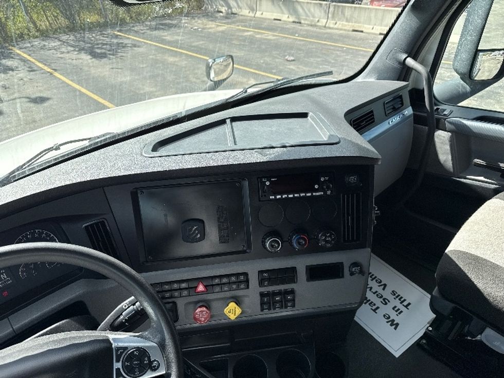 Sleeper Tractor-Heavy Duty Tractors-Freightliner-2022-T12664ST-East Chicago-IN-268,074\n\t\tmiles-$ 89,250 - Image 11