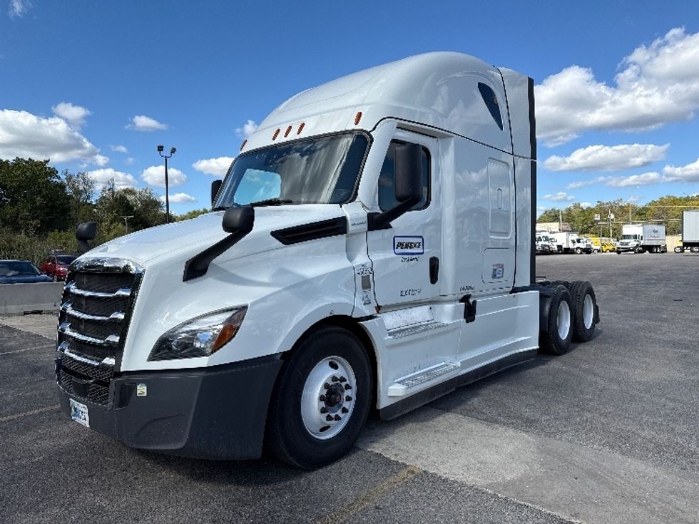 Sleeper Tractor-Heavy Duty Tractors-Freightliner-2022-T12664ST-East Chicago-IN-268,074\n\t\tmiles-$ 89,250 - Image 3