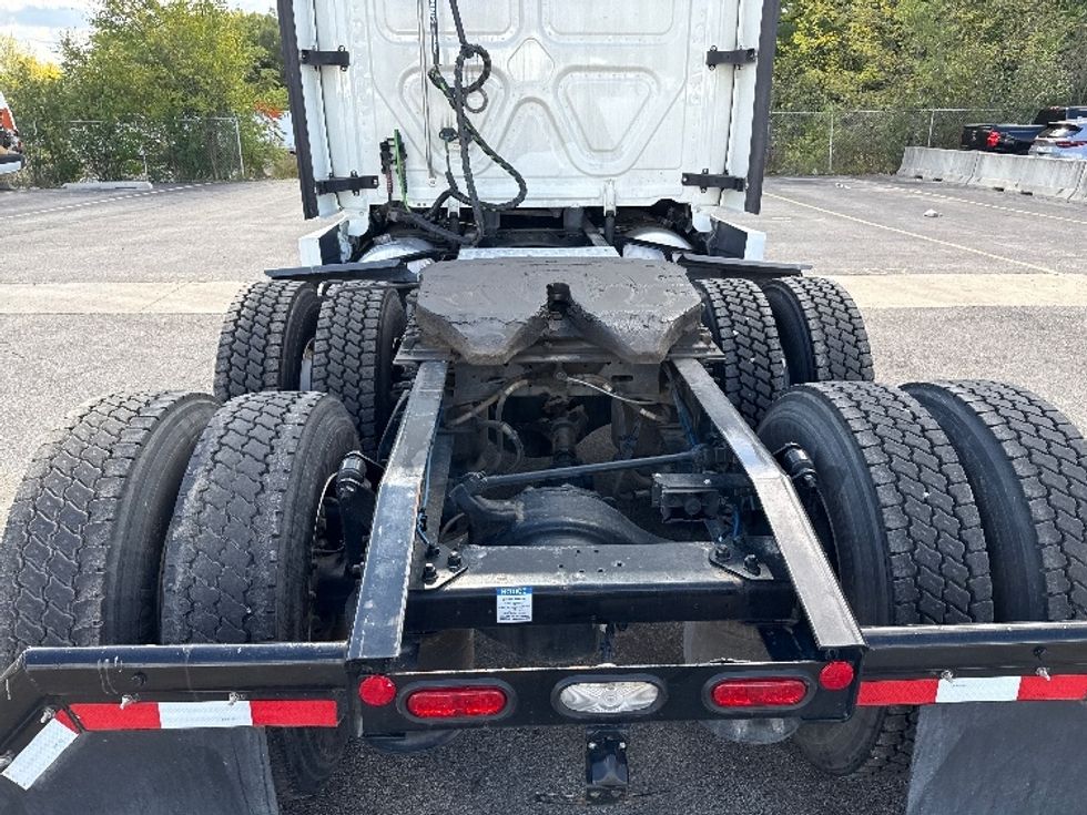 Sleeper Tractor-Heavy Duty Tractors-Freightliner-2022-T12664ST-East Chicago-IN-268,074\n\t\tmiles-$ 89,250 - Image 6