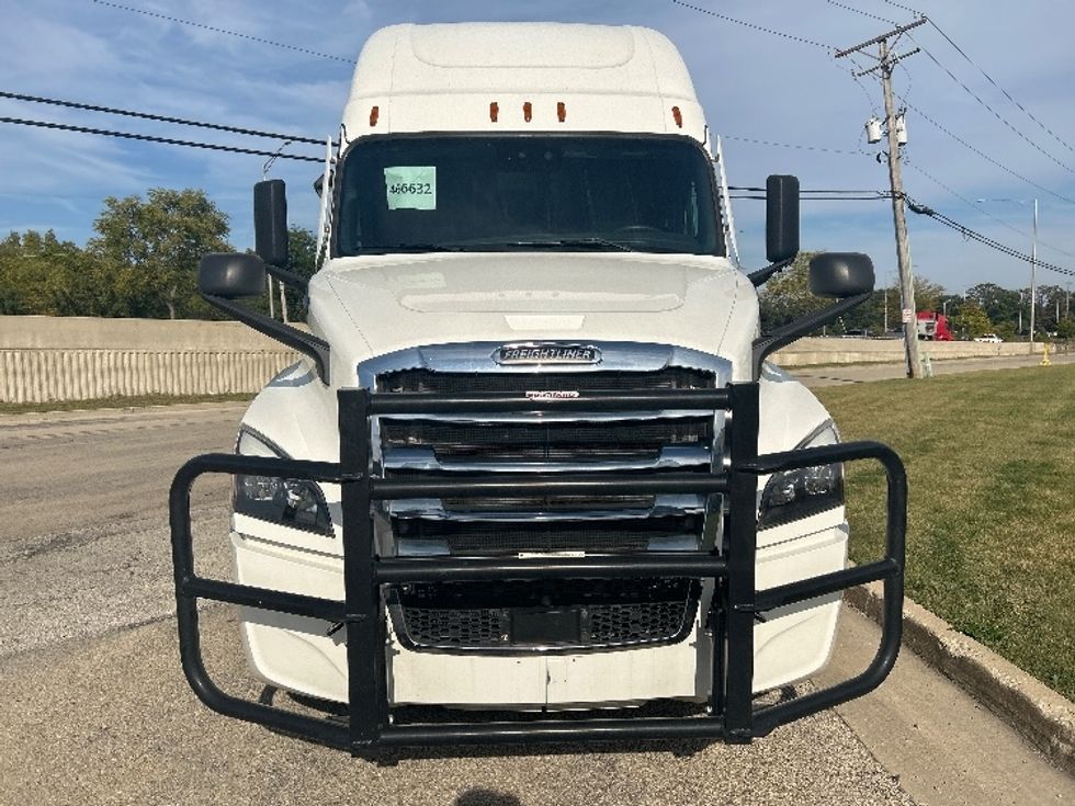 Sleeper Tractor-Heavy Duty Tractors-Freightliner-2022-T12664ST-East Chicago-IN-280,781\n\t\tmiles-$ 91,250 - Image 2