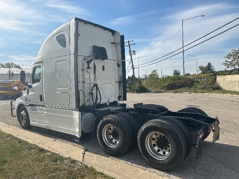 Sleeper Tractor-Heavy Duty Tractors-Freightliner-2022-T12664ST-East Chicago-IN-280,781\n\t\tmiles-$ 91,250 - Image 5