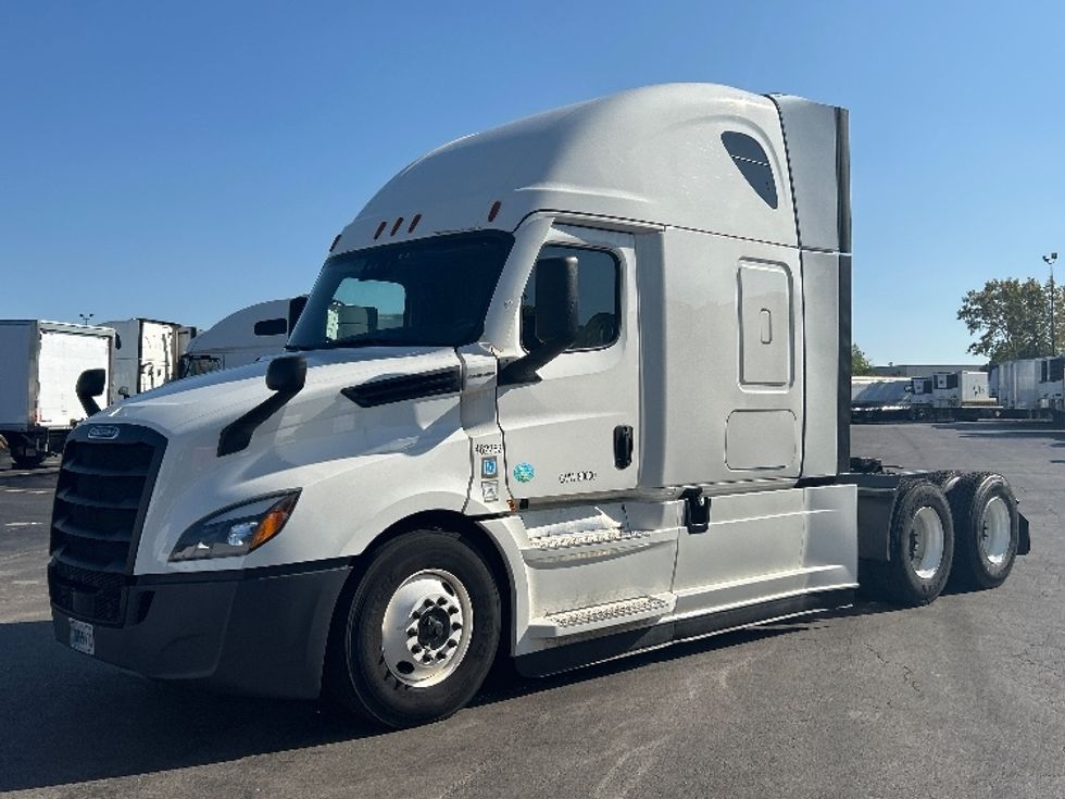 Sleeper Tractor-Heavy Duty Tractors-Freightliner-2022-T12664ST-East Chicago-IN-294,987\n\t\tmiles-$ 88,000 - Image 3