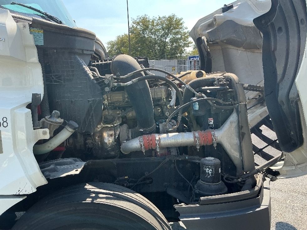 Sleeper Tractor-Heavy Duty Tractors-Freightliner-2022-T12664ST-East Chicago-IN-318,609\n\t\tmiles-$ 84,750 - Image 20