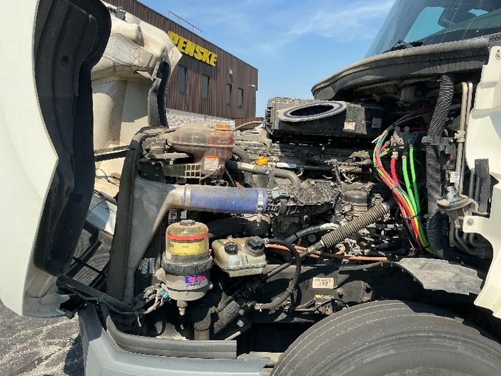 Sleeper Tractor-Heavy Duty Tractors-Freightliner-2022-T12664ST-East Chicago-IN-318,609\n\t\tmiles-$ 84,750 - Image 21