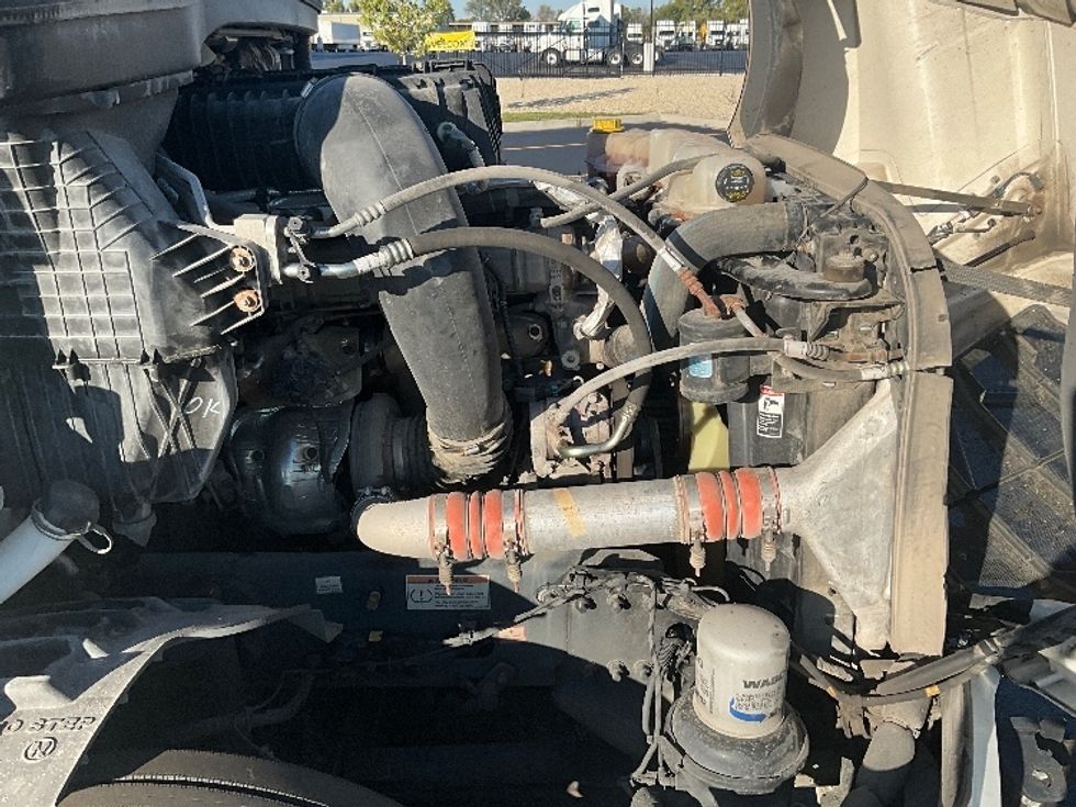 Sleeper Tractor-Heavy Duty Tractors-Freightliner-2022-T12664ST-East Chicago-IN-319,327\n\t\tmiles-$ 86,500 - Image 20