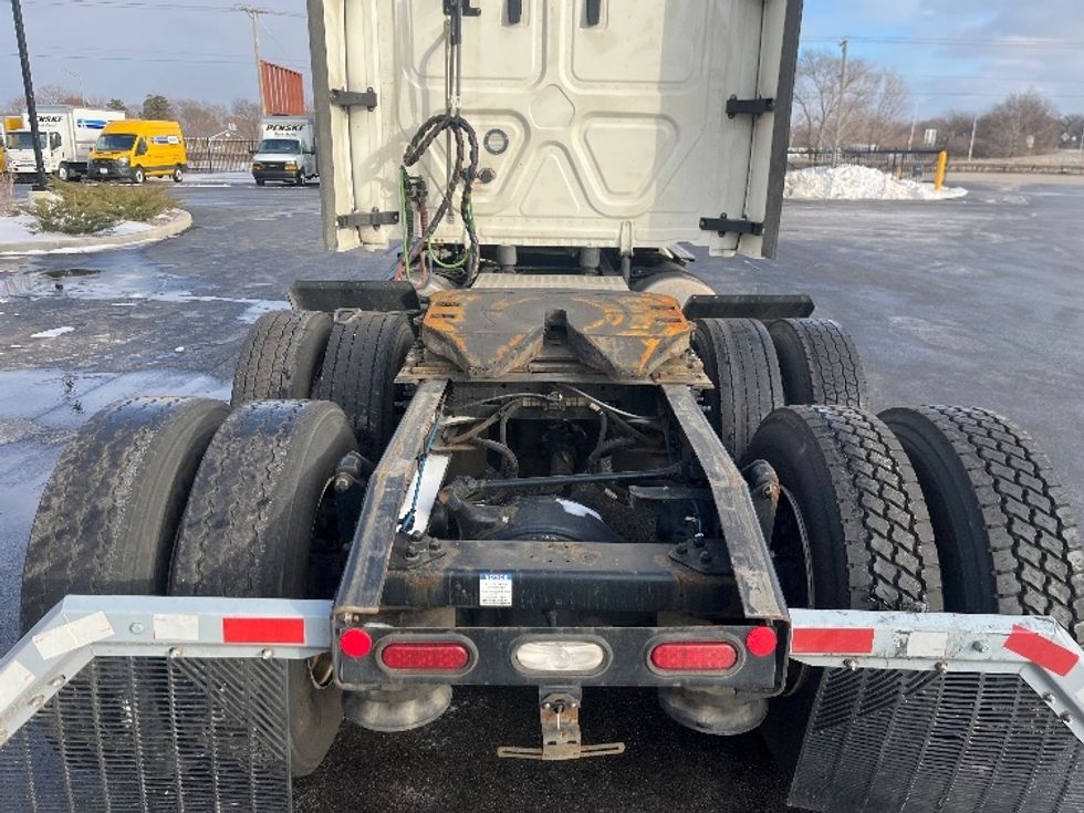 Sleeper Tractor-Heavy Duty Tractors-Freightliner-2022-T12664ST-East Chicago-IN-325,239\n\t\tmiles-$ 80,750 - Image 6