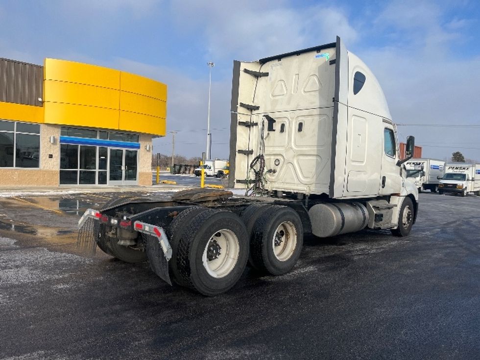 Sleeper Tractor-Heavy Duty Tractors-Freightliner-2022-T12664ST-East Chicago-IN-325,239\n\t\tmiles-$ 80,750 - Image 7