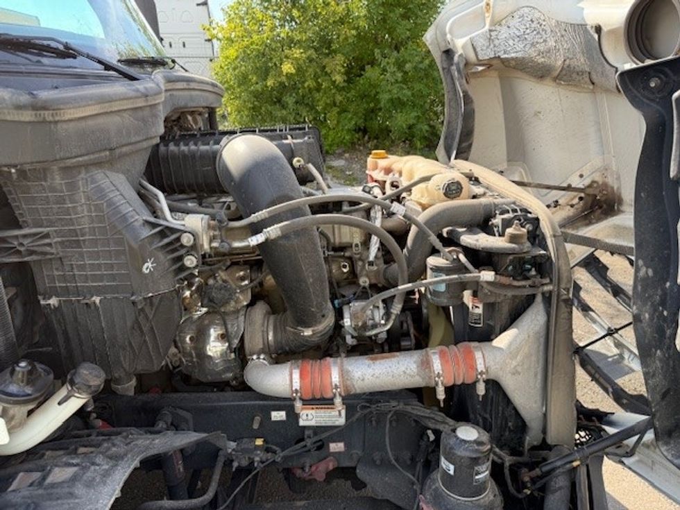 Sleeper Tractor-Heavy Duty Tractors-Freightliner-2022-T12664ST-East Chicago-IN-325,362\n\t\tmiles-$ 84,000 - Image 21