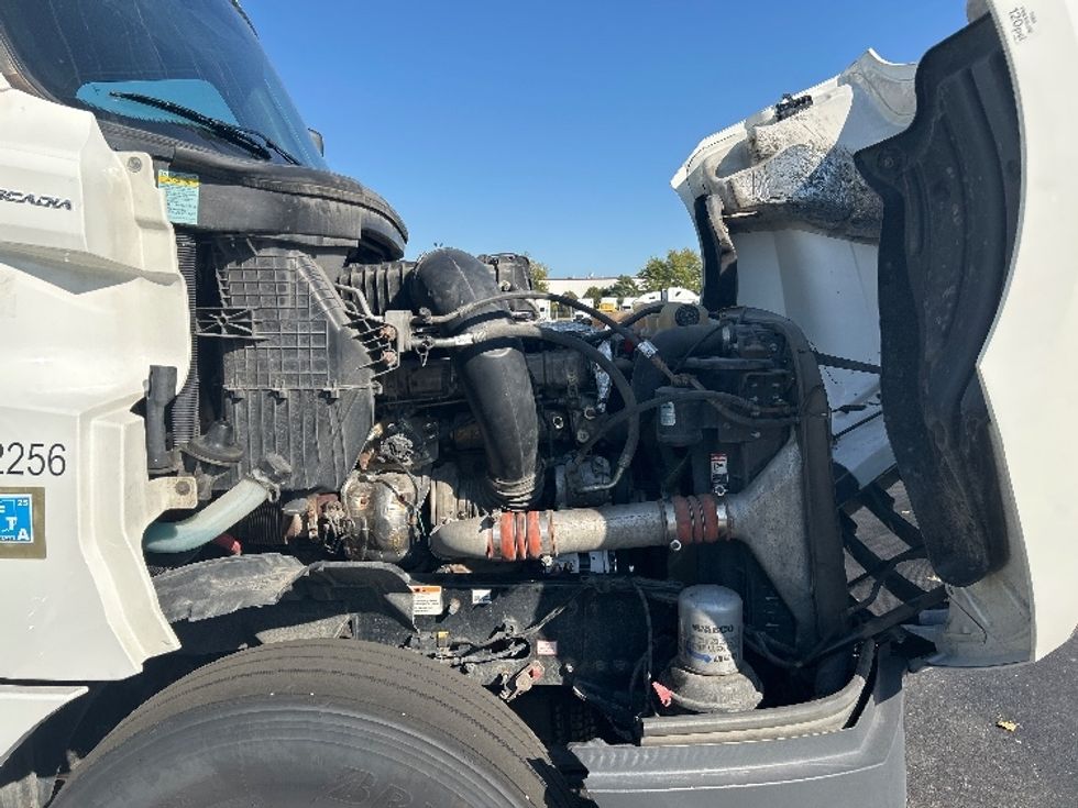 Sleeper Tractor-Heavy Duty Tractors-Freightliner-2022-T12664ST-East Chicago-IN-343,096\n\t\tmiles-$ 84,000 - Image 20