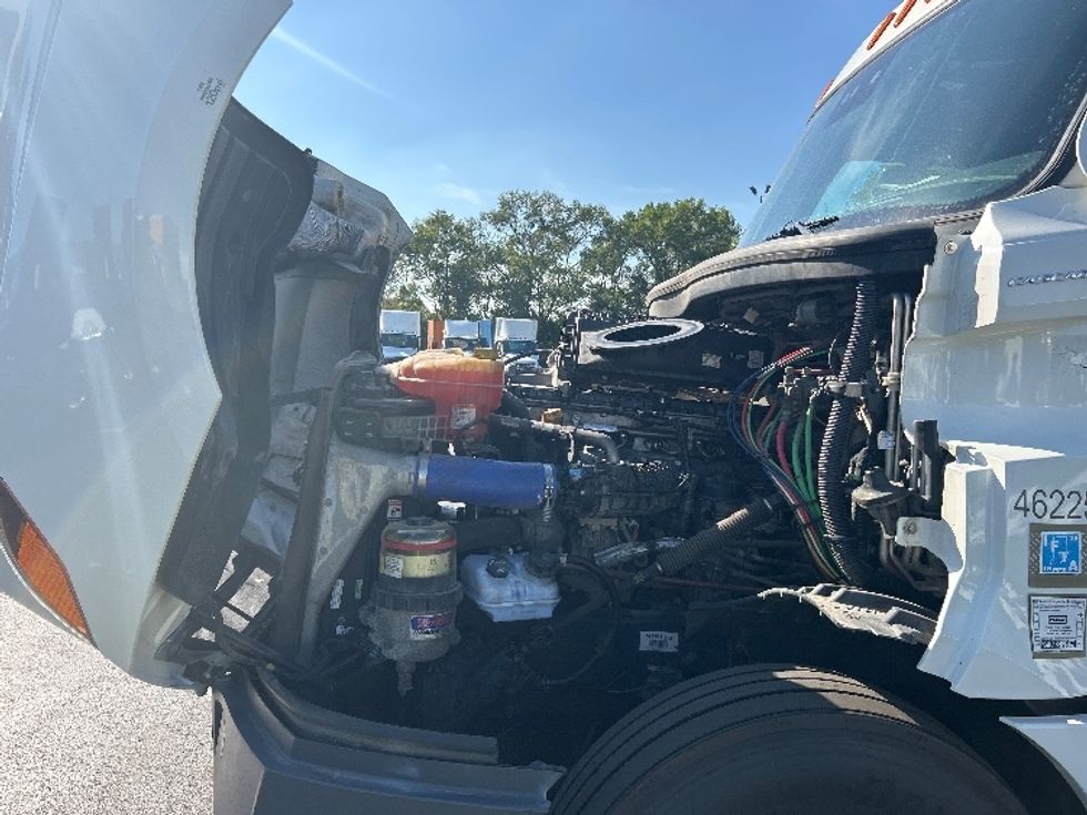 Sleeper Tractor-Heavy Duty Tractors-Freightliner-2022-T12664ST-East Chicago-IN-343,096\n\t\tmiles-$ 84,000 - Image 21